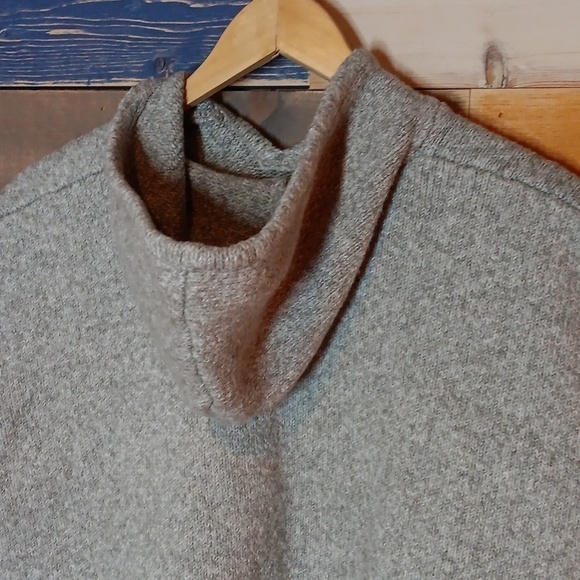 Genuine Kids OshKosh Sweater Cape 5T - Picture 6 of 6